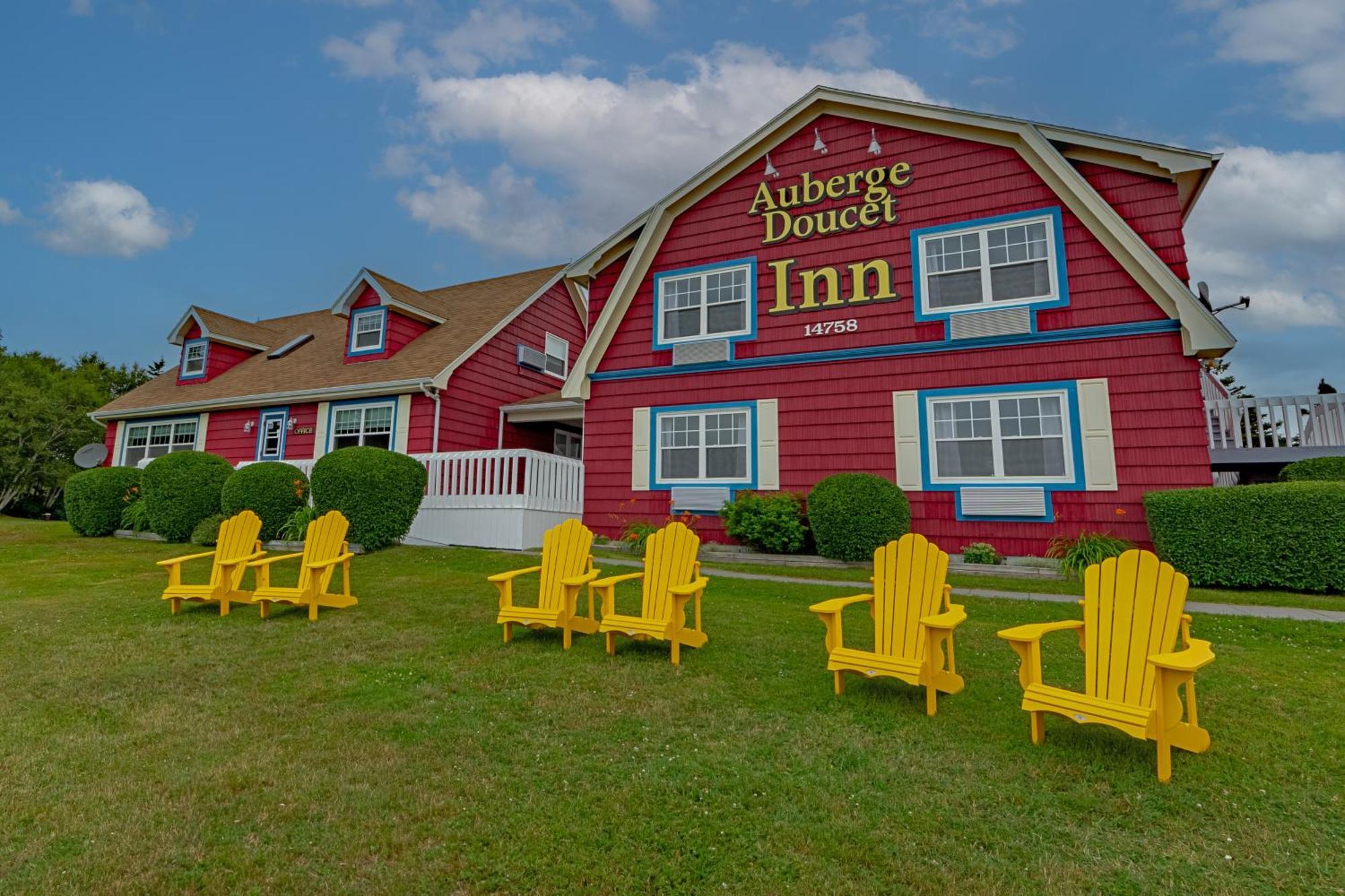 Auberge Doucet Inn Chéticamp Exterior foto