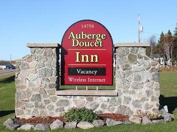 Auberge Doucet Inn Chéticamp Exterior foto